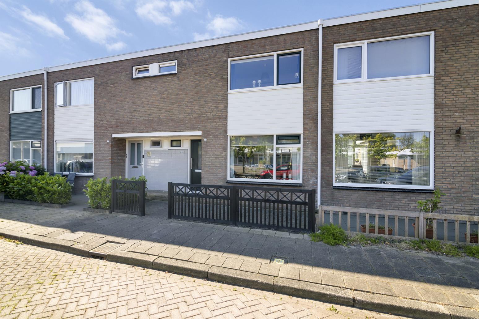 Marowijnestraat 11 in Leeuwarden